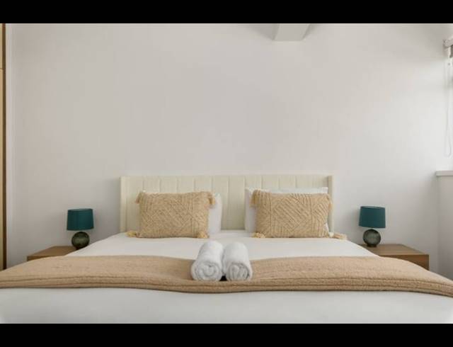 2 BEDROOM APARTMENT TO LET IN GREEN POINT